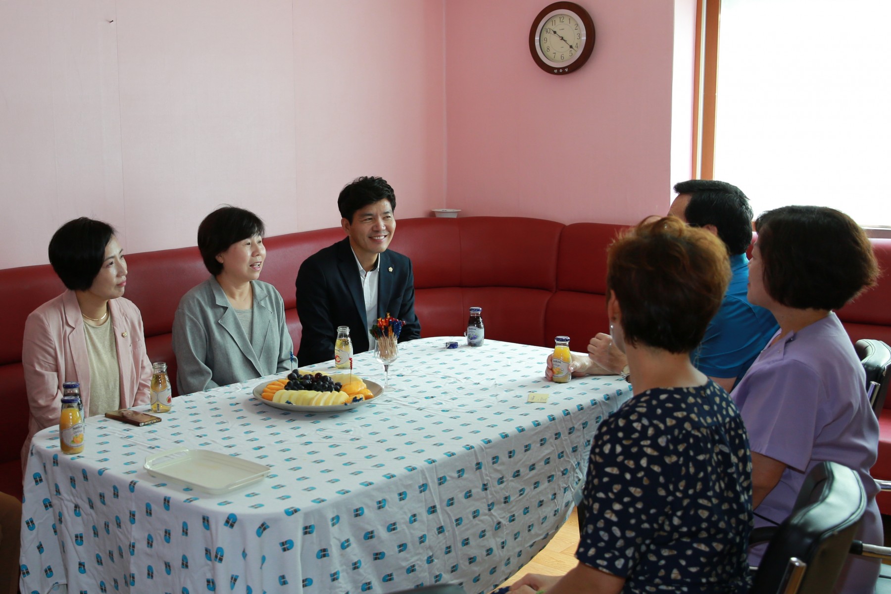 2019 추석맞이 사회복지시설 메디케어요양원, 나래지역아동센터 위로 방문..